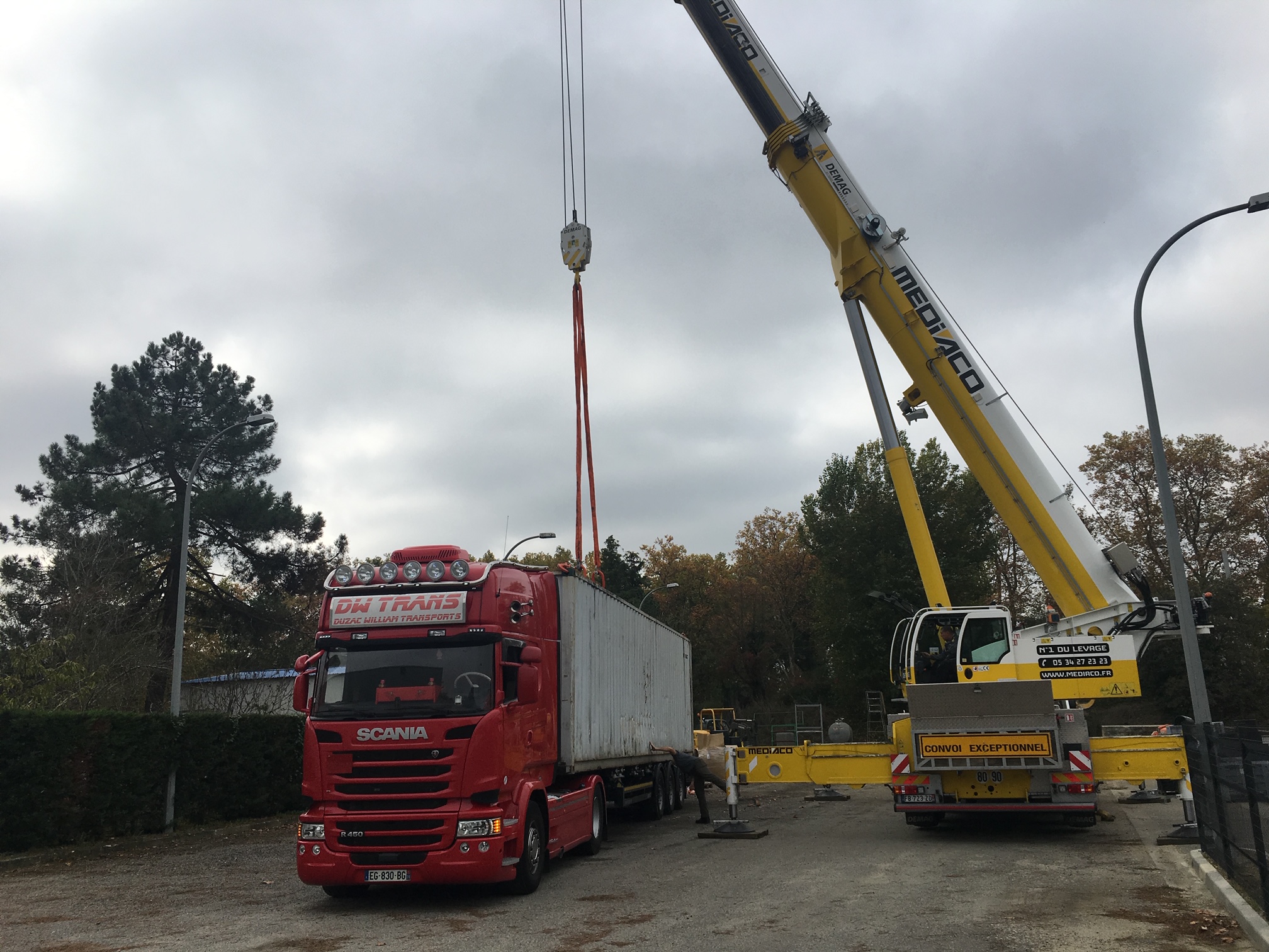 ENGINS DE CHANTIER - 3 Camions De Chantier - Véhicules d